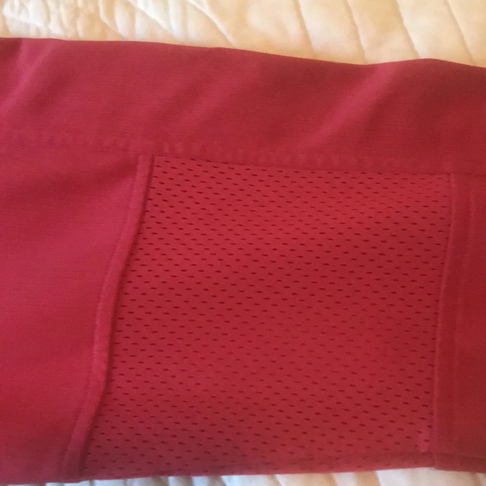 Youth Nike Red Long Sleeve Shirt Size XL (18-20)